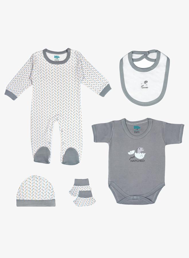 بابيز_بيسك طقم 5 قطع - مريلة، رومبر، قفازات، قبعة، وبدلة نوم - Image 1